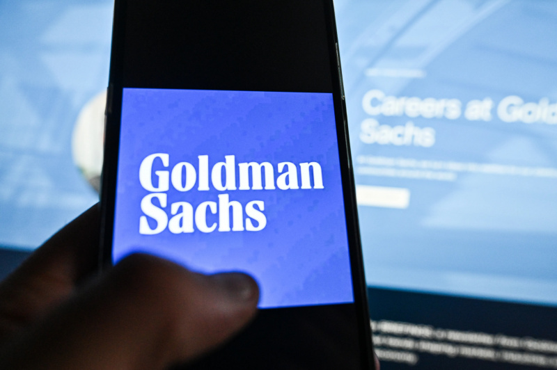 A Goldman Sachs Traders kisebb bónuszokat kaphat, még akkor is, ha a bank bevétele emelkedik