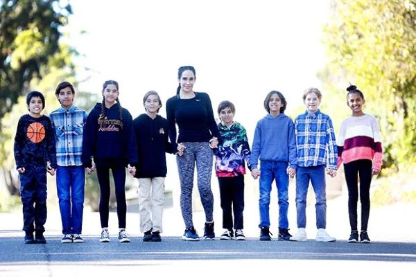 Octomomin 8 lasta täyttää 14 vuotta ja Nadya Suleman juhlii eeppisellä kartingbileellä