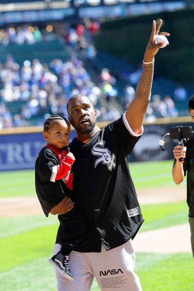 Kanye West iese din jocul de fotbal al lui Saint după o presupusă ceartă cu un alt părinte