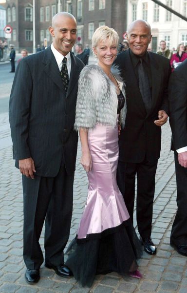  David Belafonte cu soția Malene și tatăl Harry Belafonte
GALĂ DE CELEBRARE A 200 DE ANI DE LA NAȘTEREA LUI HANS CHRISTIAN ANDERSEN, TEATRUL REGAL, COPENHAGA, DANEMARCA - 01 APR 2005