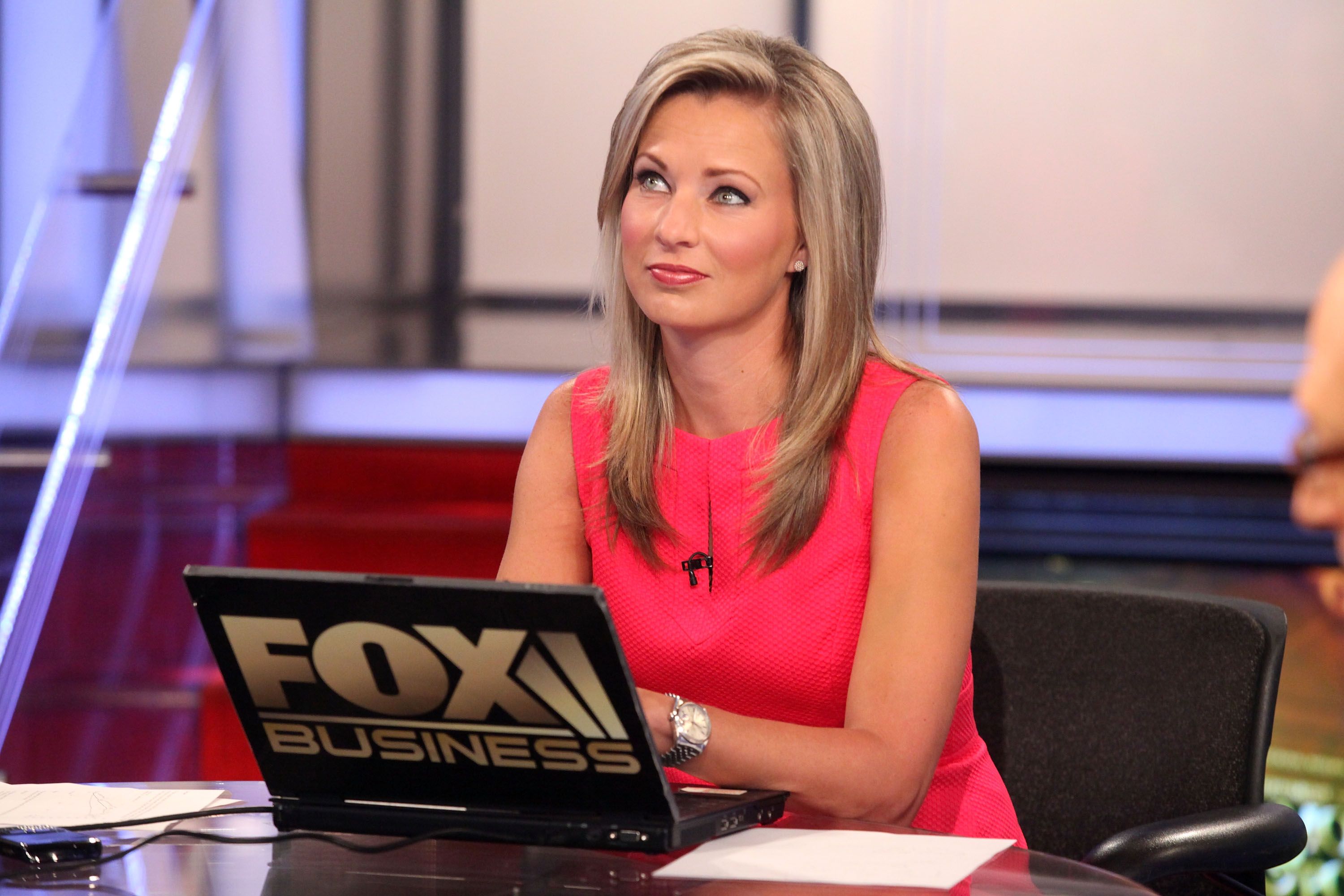 Fox News-un aparıcısı Sandra Smith ‘America’s Newsroom’ ilə reytinqlərini artırdı