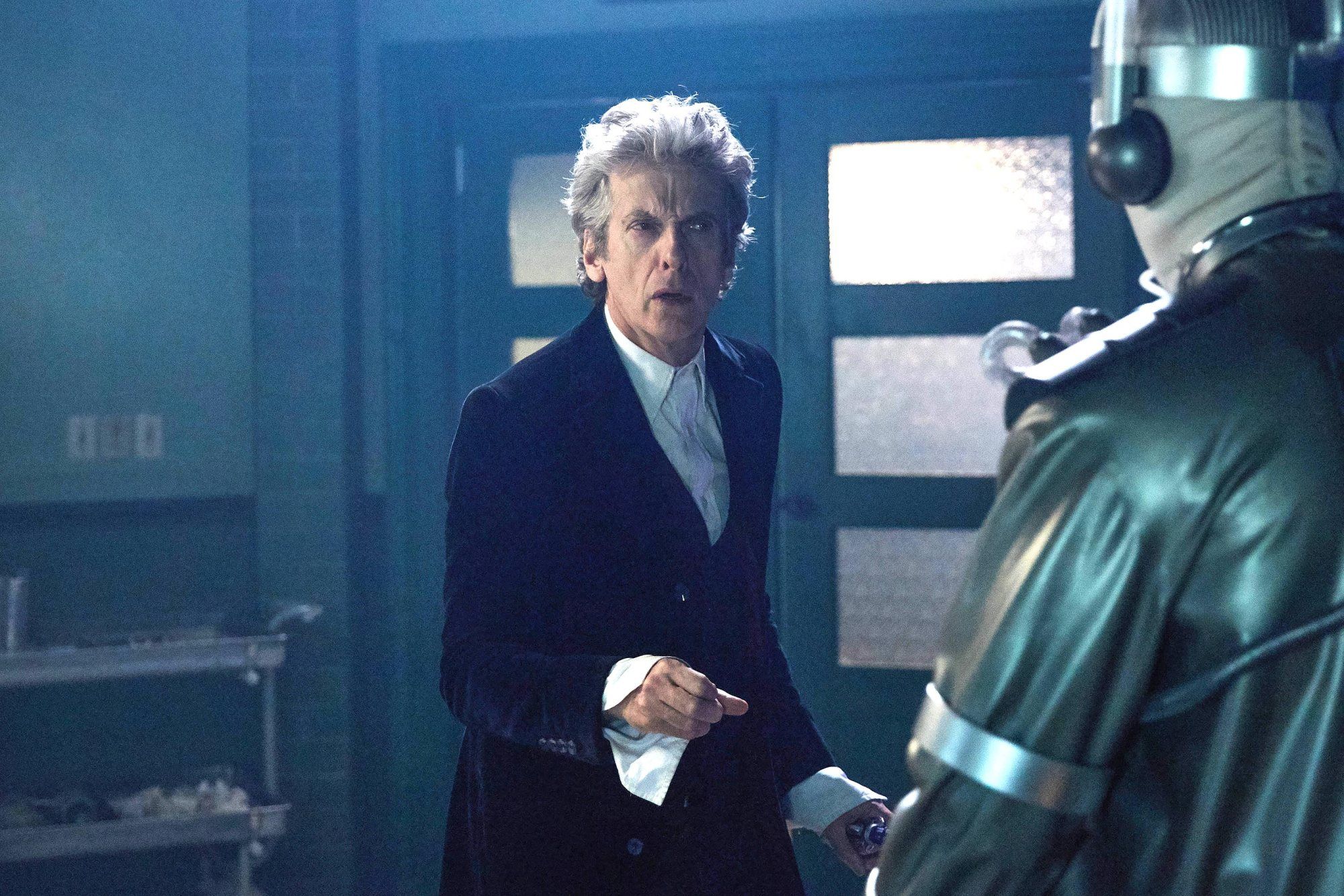 ‘Doctor Who’ 10 × 11 Обобщение: Гравитацията на ситуацията