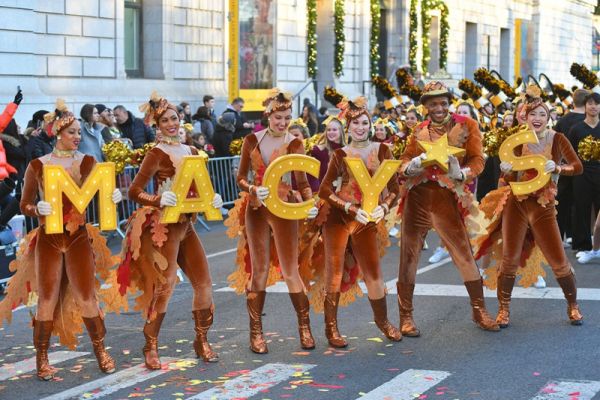   Fotografii de la Parada de Ziua Recunoștinței Macys 2022