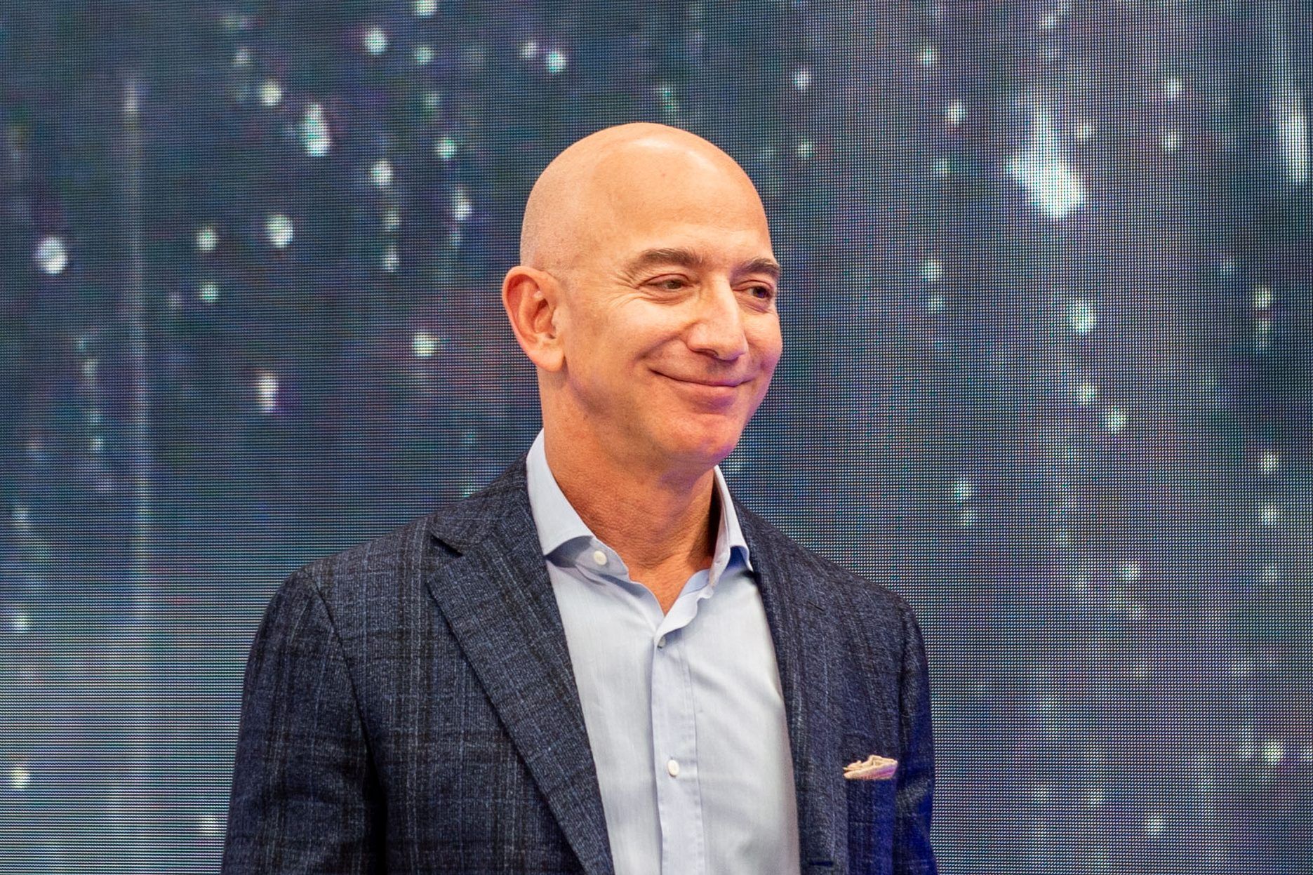 Coronavirus hat Jeff Bezos um 33 Milliarden US-Dollar reicher gemacht, da Amazon Quartalsgewinne meldet