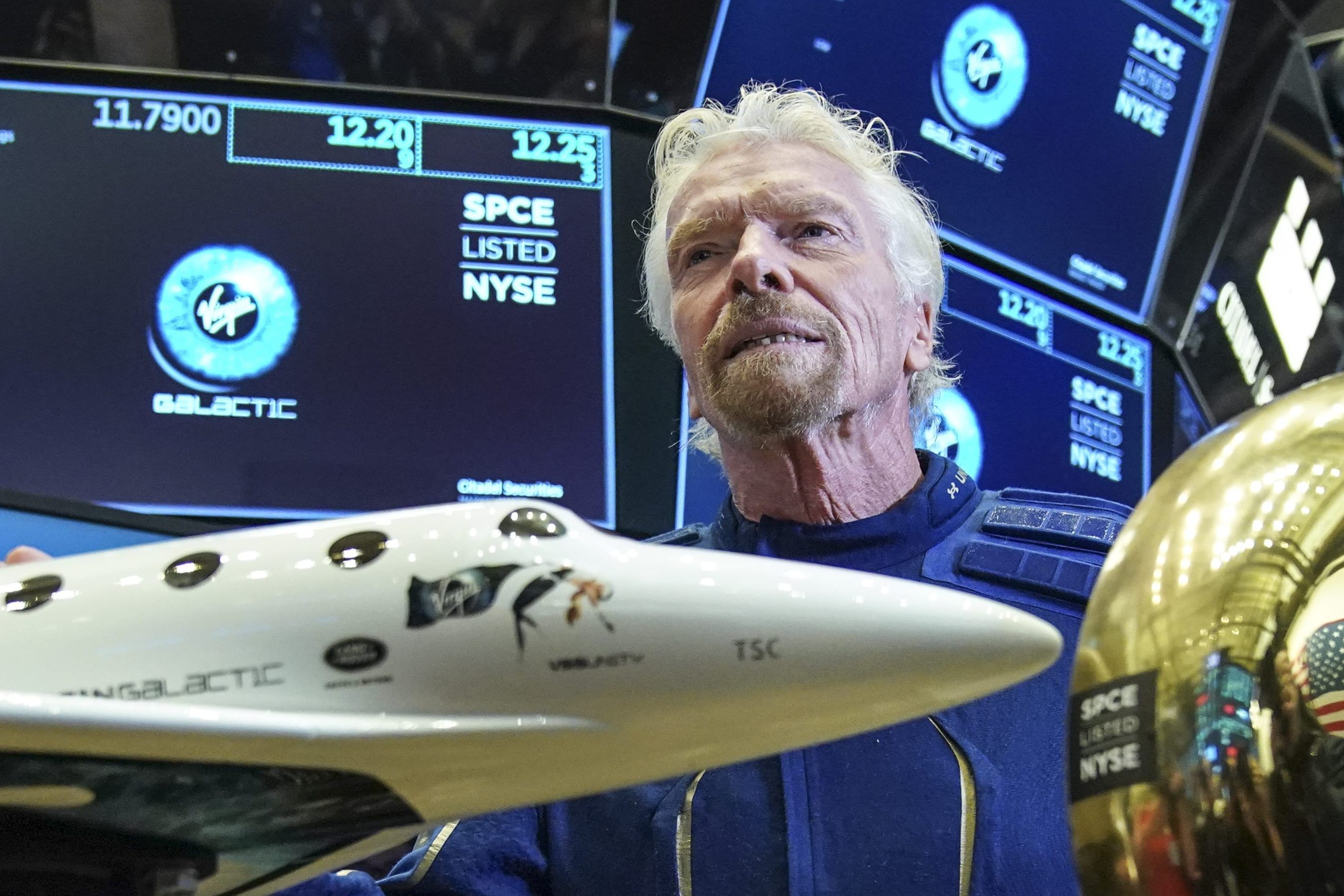 Imperiul de călătorie al lui Richard Branson se năruie. Numai spațiul și Hyperloop îl pot salva.