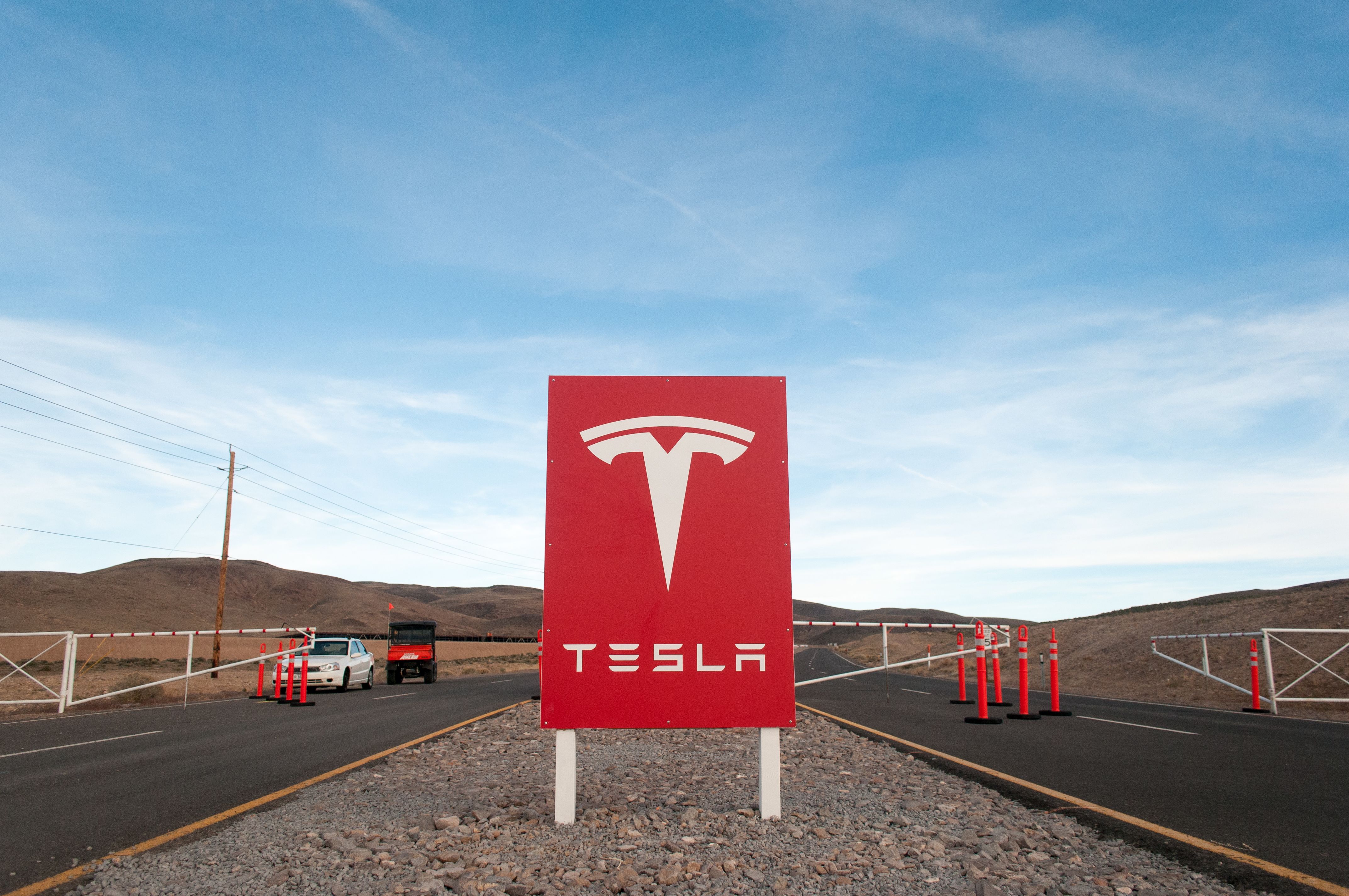 Tesla Nears A ’cur crìoch air suidheachadh Gigafactory 4 ann an Iar-thuath na Gearmailt