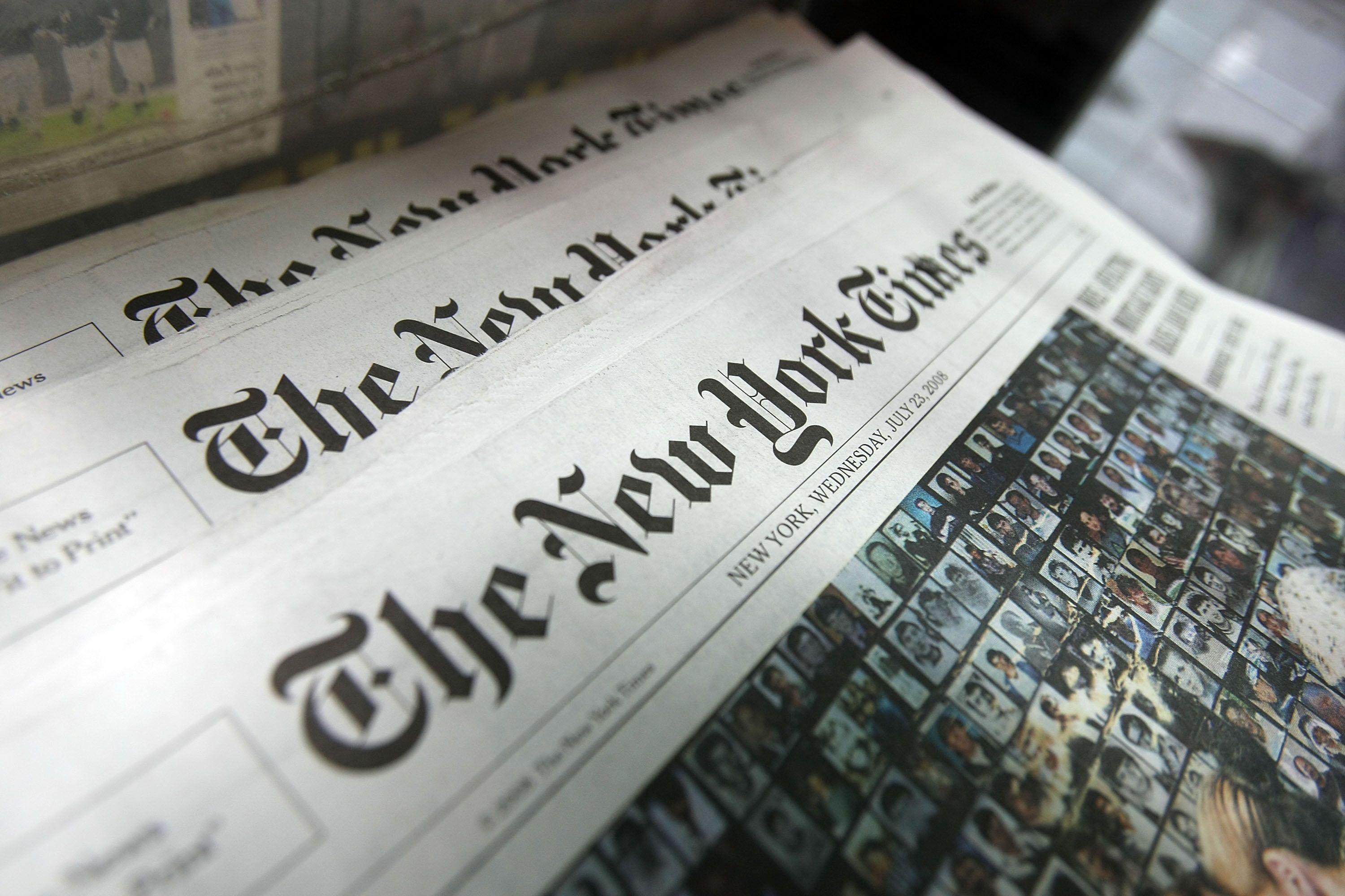 NY Times piespiež BuzzFeed nodot metāllūžņus “Pārāk apgaismots drukāšanai” par preču zīmju problēmām