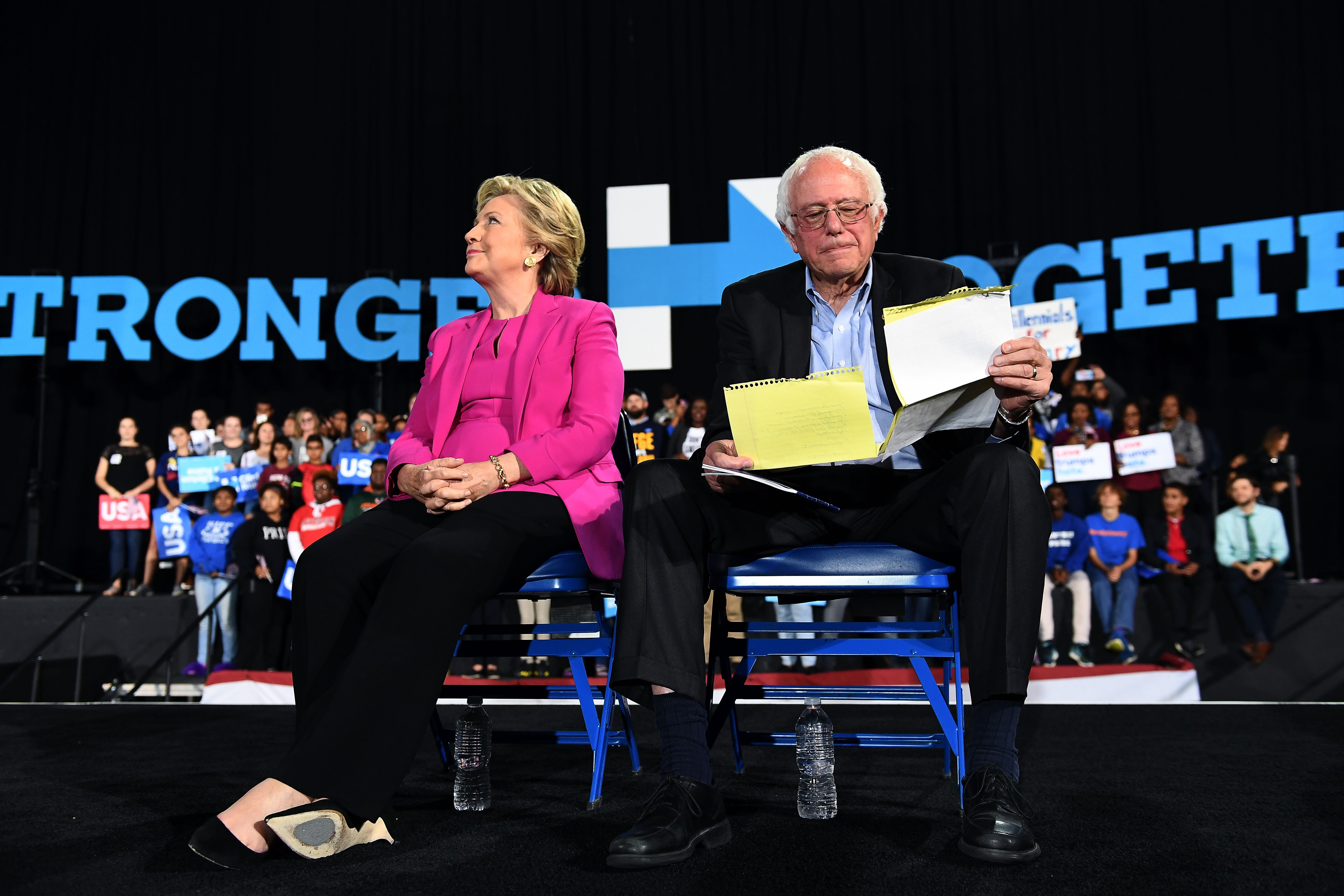 E-mailul dezvăluie că Clinton Camp a spionat delegații Sanders înainte de convenție