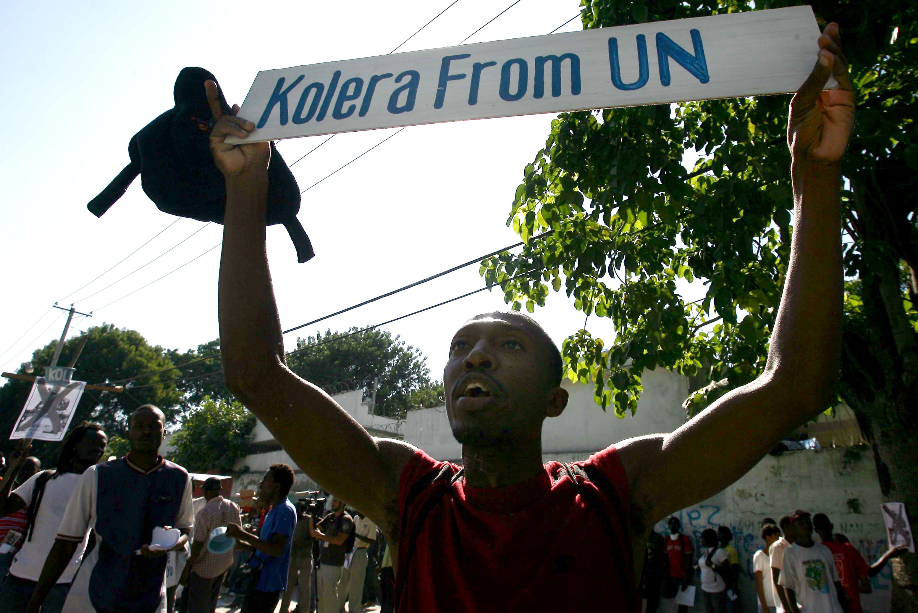 Նոր նամակները բացահայտում են Օբամային և Քլինթոնները ծածկում են Հայիթիում խոլերայի բռնկումը