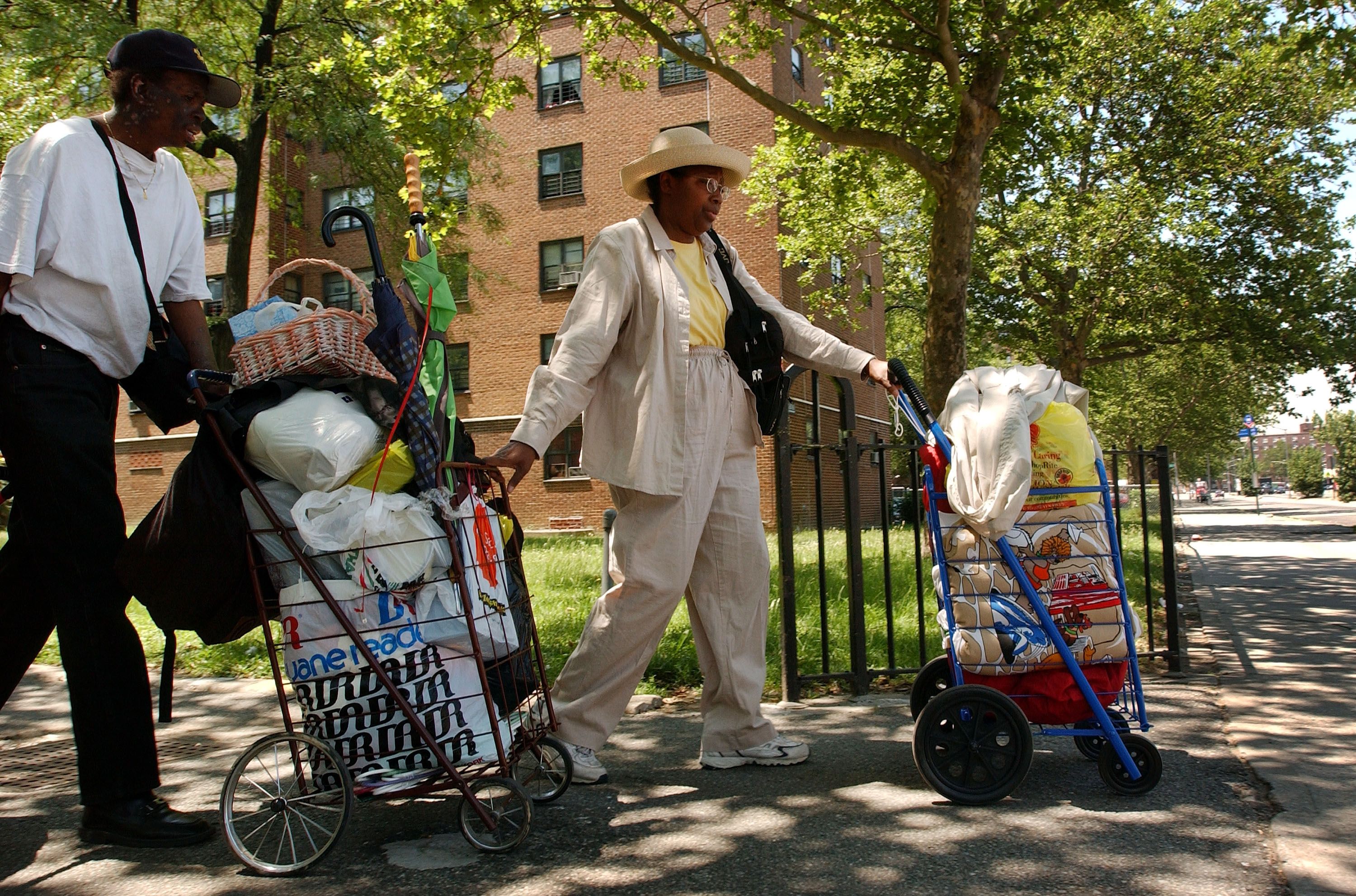A cidade de Nova York está lutando para abrigar sua população que envelhece