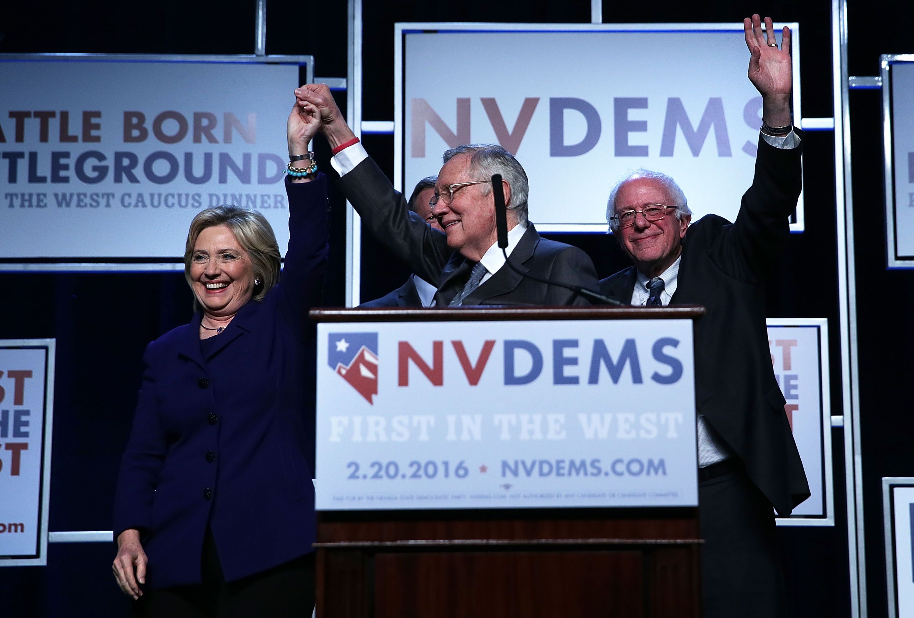 Harry Reid s'est précipité chez lui au Nevada pour aider les résultats du caucus de rig pour Clinton