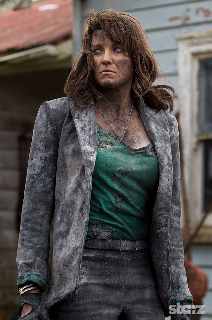 Lucy Lawless Talks ‘Ash vs. Evil Dead، and Enduring Sam Raimi’s Practical Effects